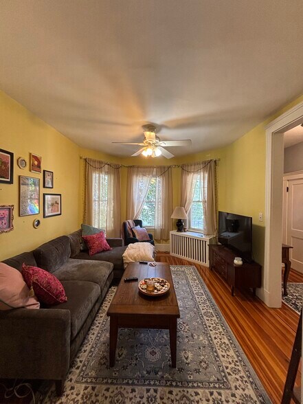 Primary Photo - 250 Poplar St