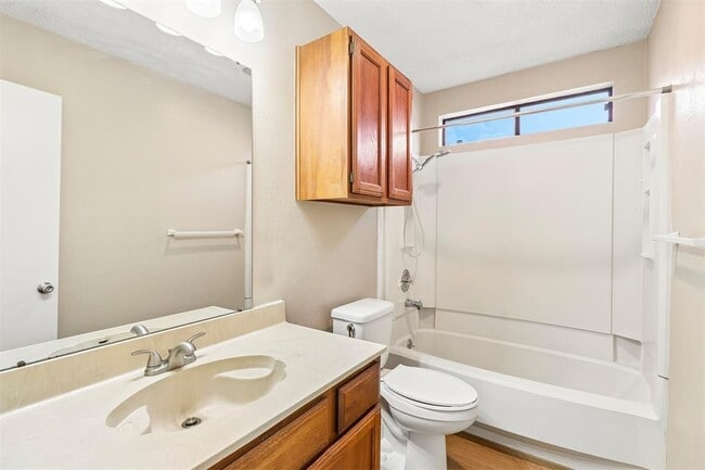 Building Photo - 13355 Water Oak Ln