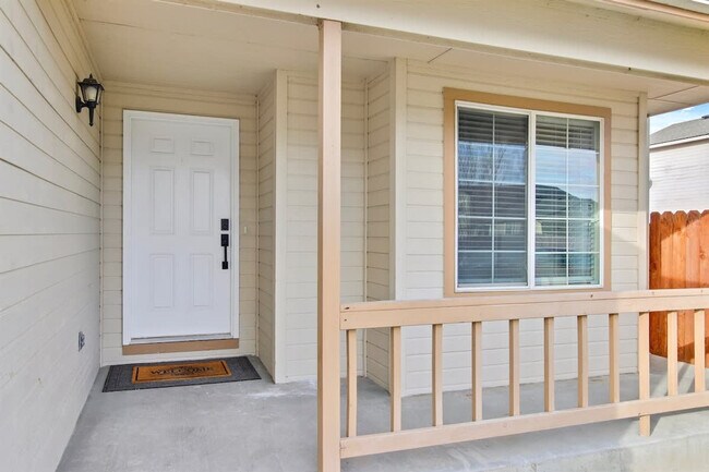 Building Photo - 1213 Cattail St