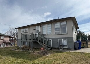 Building Photo - Roomy 4 Bedroom Spokane Home – 2,062 Sq Ft of Living Space