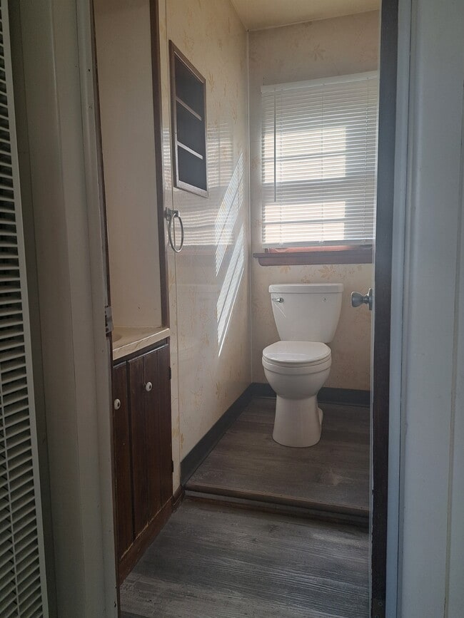 Building Photo - 1332 Baxter Ln