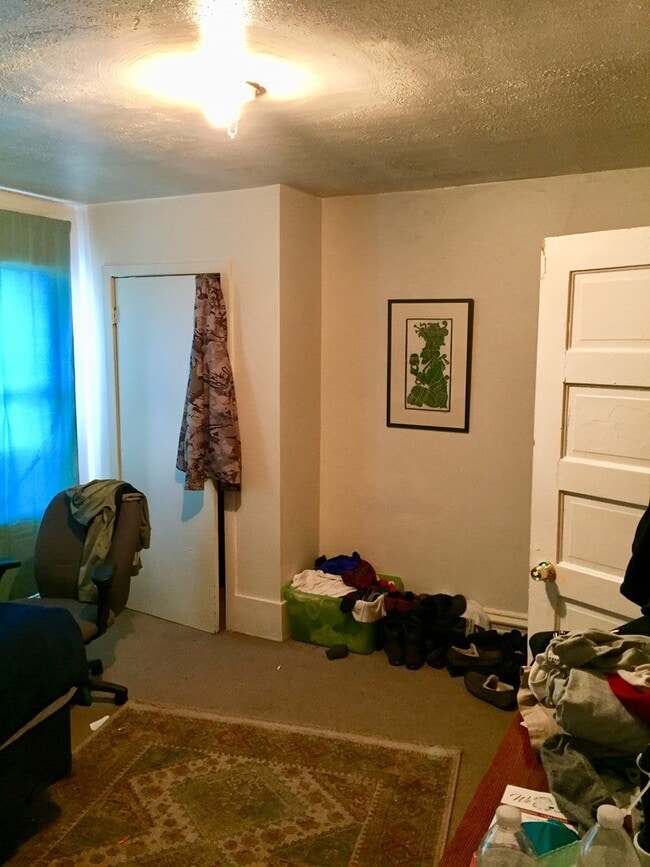 Building Photo - Available August 2026 - Affordable 2 Bedroom Home w/ Lots of Space in Mt Washington!