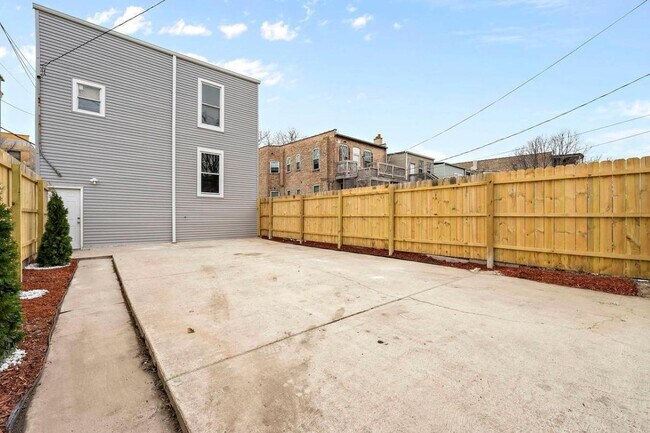 Building Photo - 3816 W Polk St