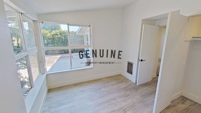 Building Photo - 3Bd 2Ba Home in the Heart of Orange