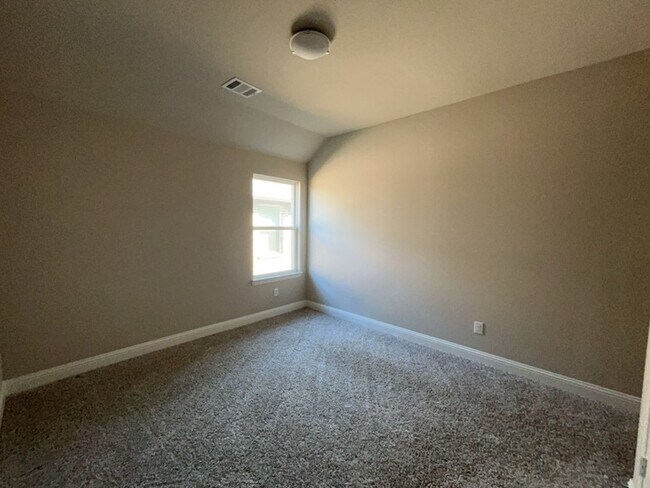 Building Photo - 612 Amenduni Ln