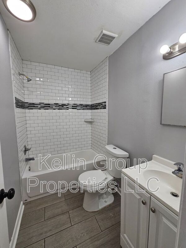 Building Photo - 1041 N Brunnell Pkwy