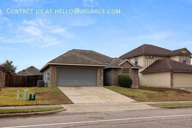 Building Photo - 4204 S Fork Ranch Rd