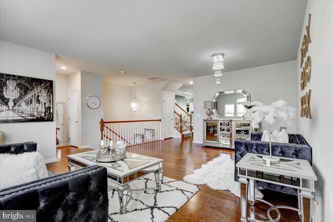 Building Photo - 3550 Briarwood Dr