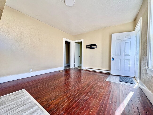 Building Photo - 1508 Hermosa Pl