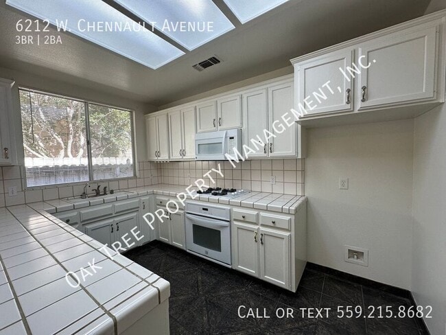 Building Photo - 6212 W Chennault Ave