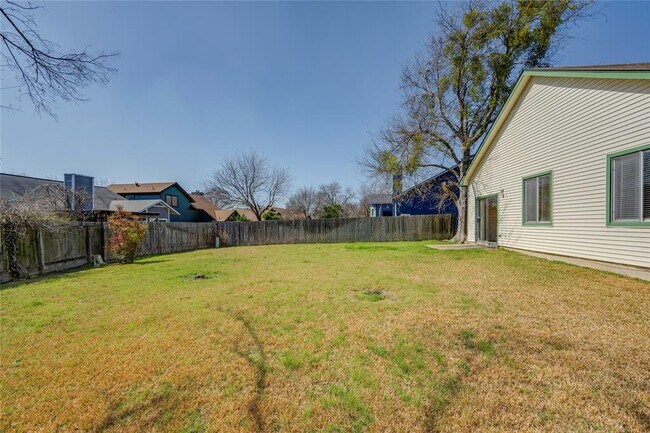 Building Photo - 2007 Castle View Dr