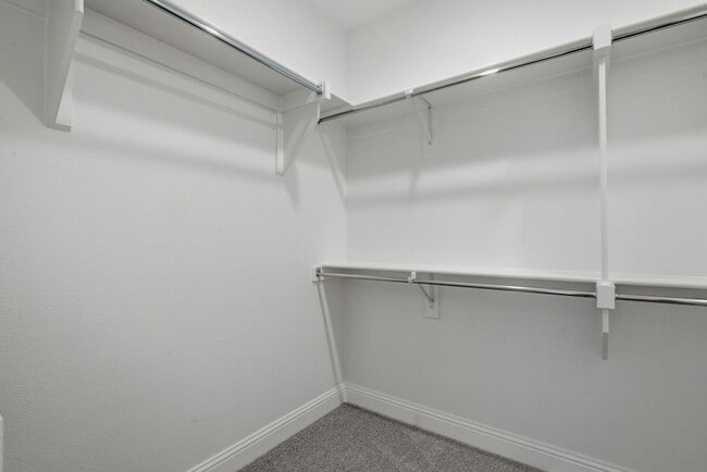 Building Photo - 2911 Hanscom St