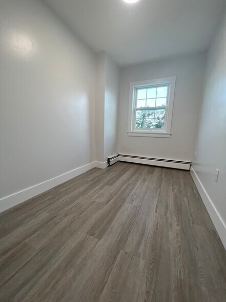 Building Photo - 3113 Harding Ave