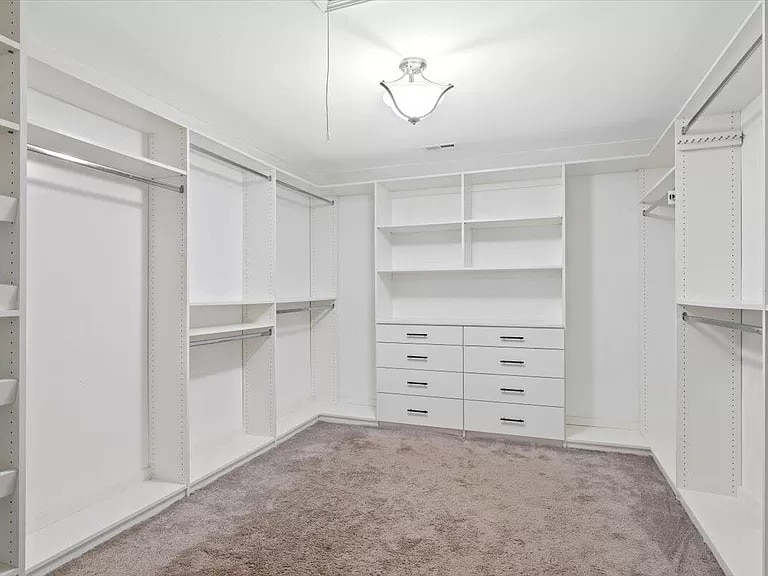 Building Photo - Room in House on Milpass Dr