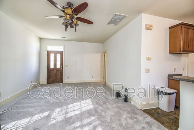 Building Photo - 205 N Sea Lily Ct