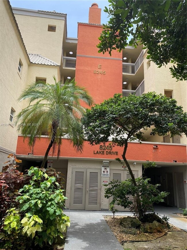 Building Photo - 8245 Lake Dr