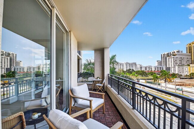 Building Photo - 550 Okeechobee Blvd