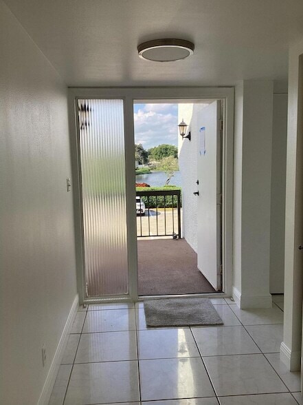 Building Photo - 00 Bridgewood Dr