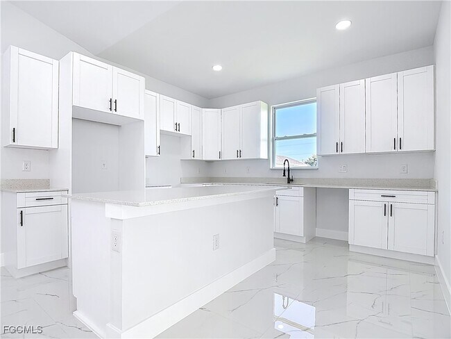 Building Photo - 5001 Bywood St
