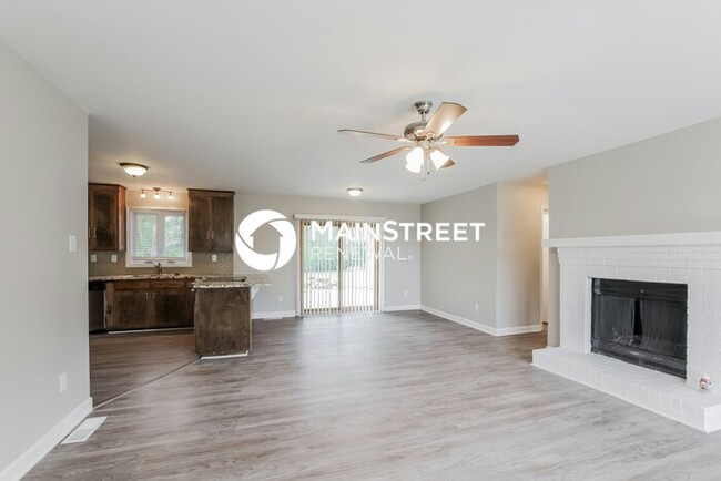 Building Photo - 20901 Sierra Vista Dr