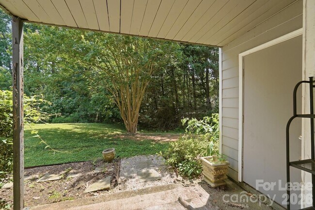 Building Photo - 2900 Heathstead Place