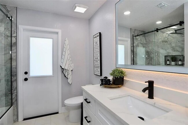 Building Photo - 2913 Eagle Lake Dr