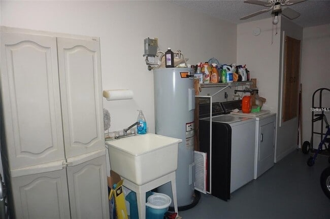 Building Photo - 10819 SW 83rd Ct