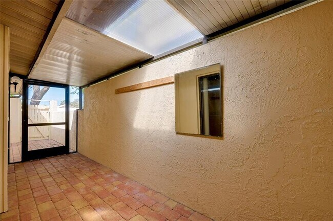 Building Photo - 49 Sandstone Cir