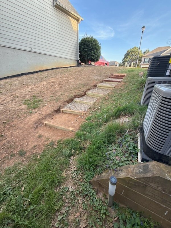 Building Photo - 608 Cascade Way