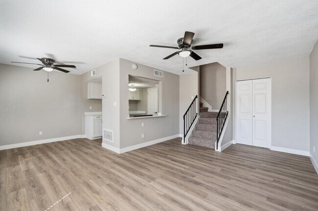 Building Photo - 8053 N 32nd Dr