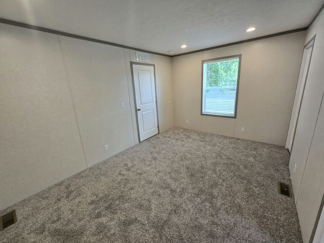 Building Photo - 109 Maple Dr