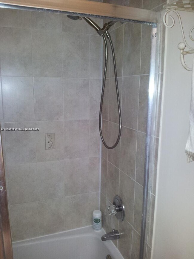 Building Photo - 250 174th St