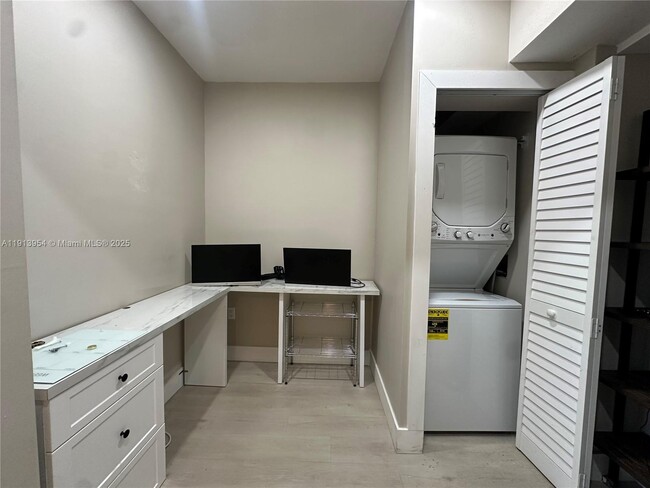 Building Photo - 5731 NW 37th St