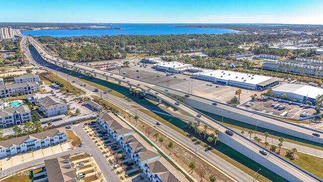 Building Photo - 7472 Shadow Lake Dr