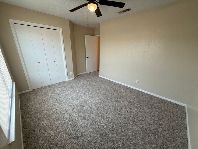 Building Photo - 4-Bedroom House for Rent in Killeen