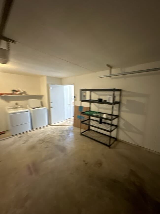 Building Photo - 2501 Windmill Dr