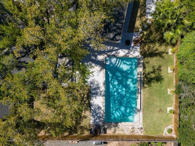 Building Photo - 12458 Woodthorpe Ln