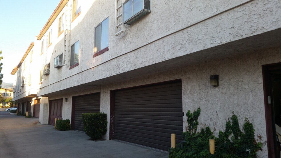 Building Photo - 11052 Lower Azusa Rd