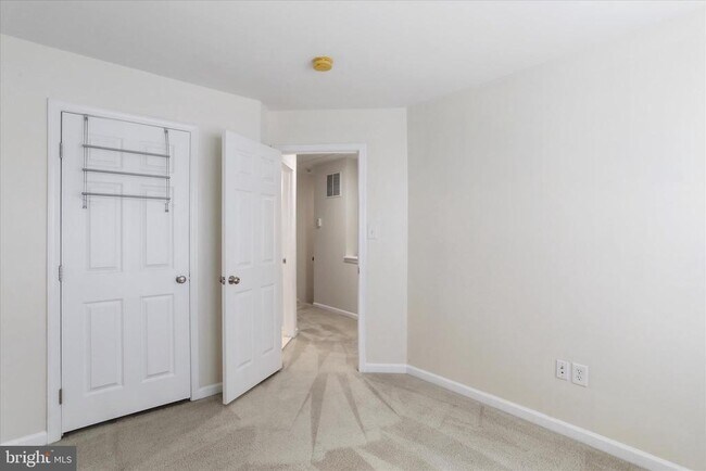 Building Photo - 15 Tidewater Terrace