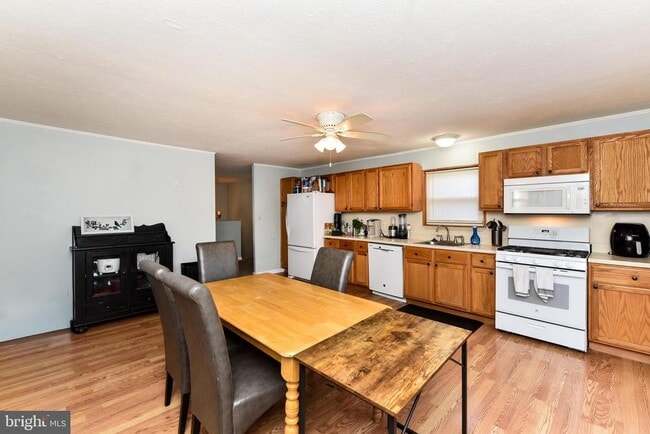 Building Photo - 722 Glenside Dr