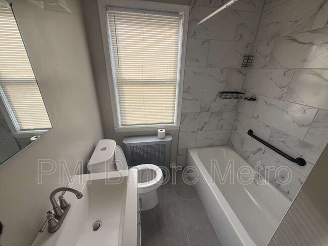 Building Photo - 917 Kevin Rd