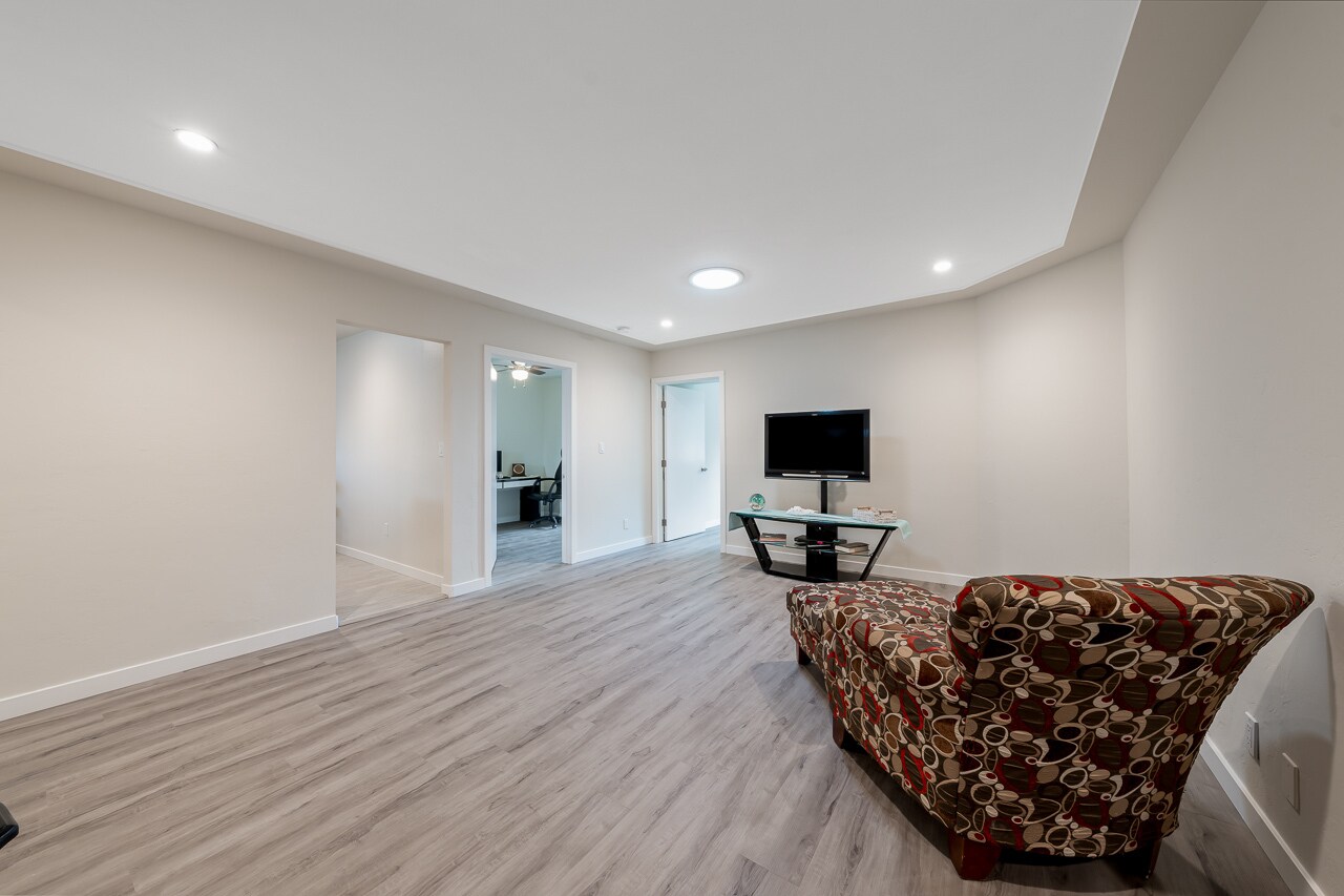 Building Photo - 5737 Dorothy Dr