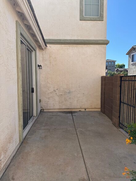 Building Photo - 4264 E Carla Vista Dr