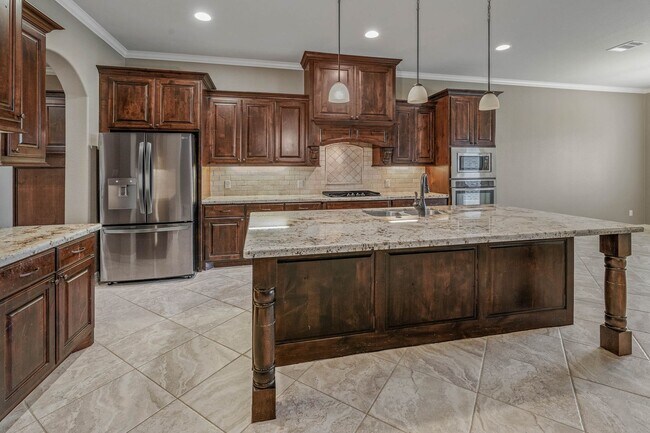 Building Photo - Castlegate 2 - Elegant 3 Bedroom 2 Bath av...