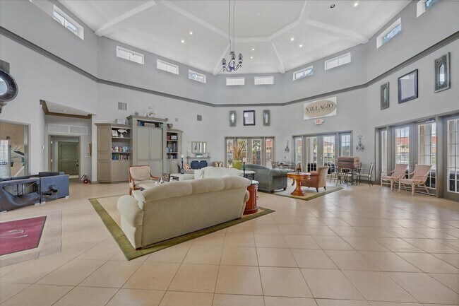 Building Photo - 1015 Villagio Cir