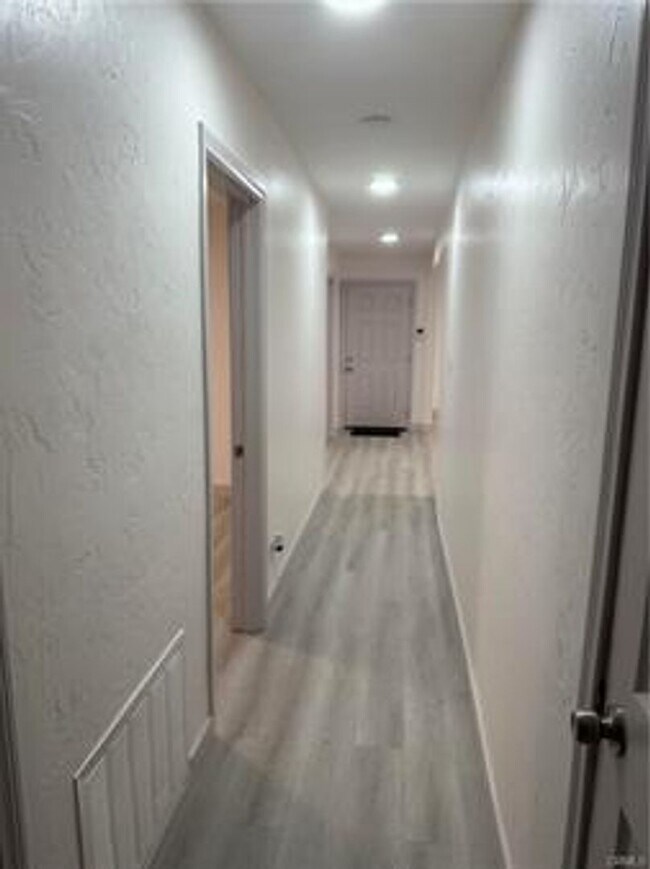 Building Photo - 3bed/1bath -- RENT TO OWN/SELLER FINANCE O...