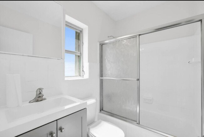 Building Photo - 320 Inlet Way