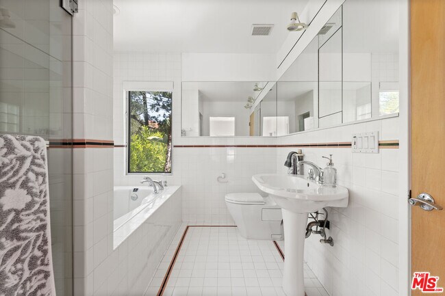 Building Photo - 7582 Mulholland Dr