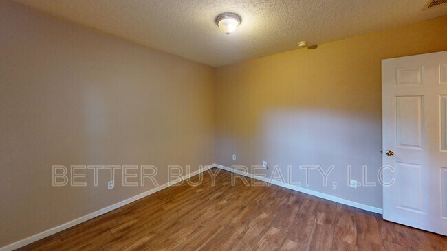 Building Photo - 18 Lloleeta Path