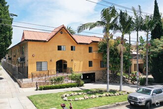 Building Photo - 20/20 Villa Apartments